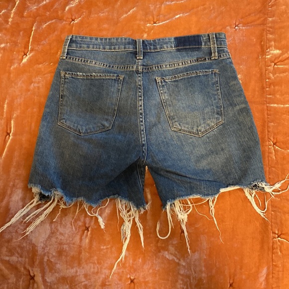 Lucky brand size 4/27 Ava short in blue denim. - Picture 2 of 6
